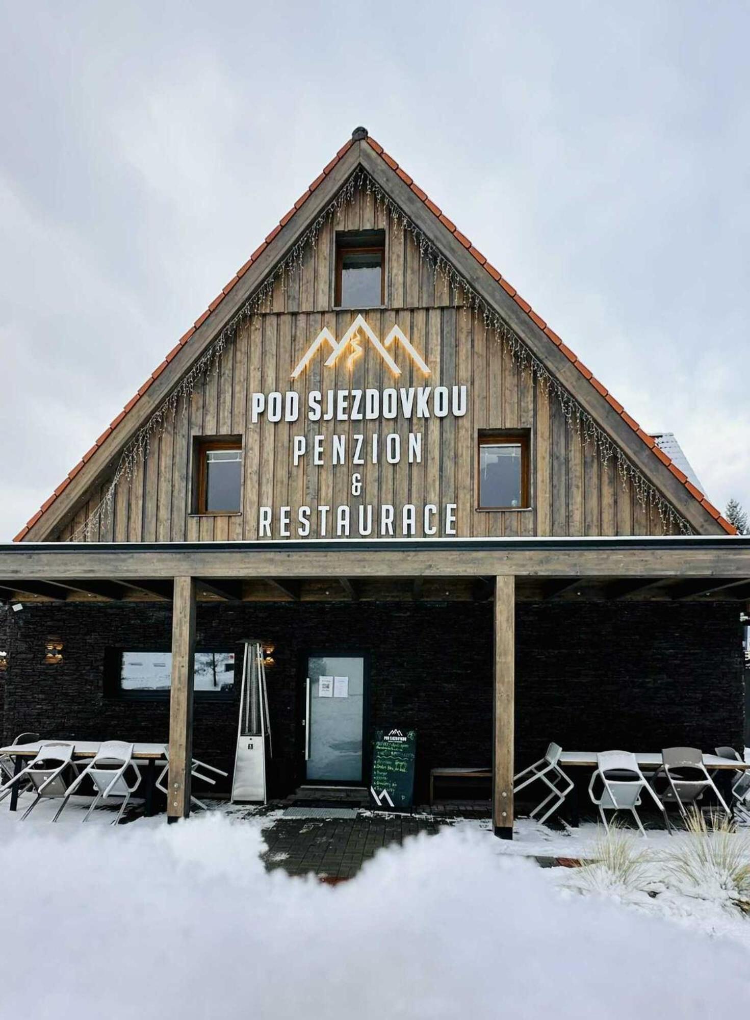 Penzion A Restaurace Pod Sjezdovkou Cenkovice Exterior foto